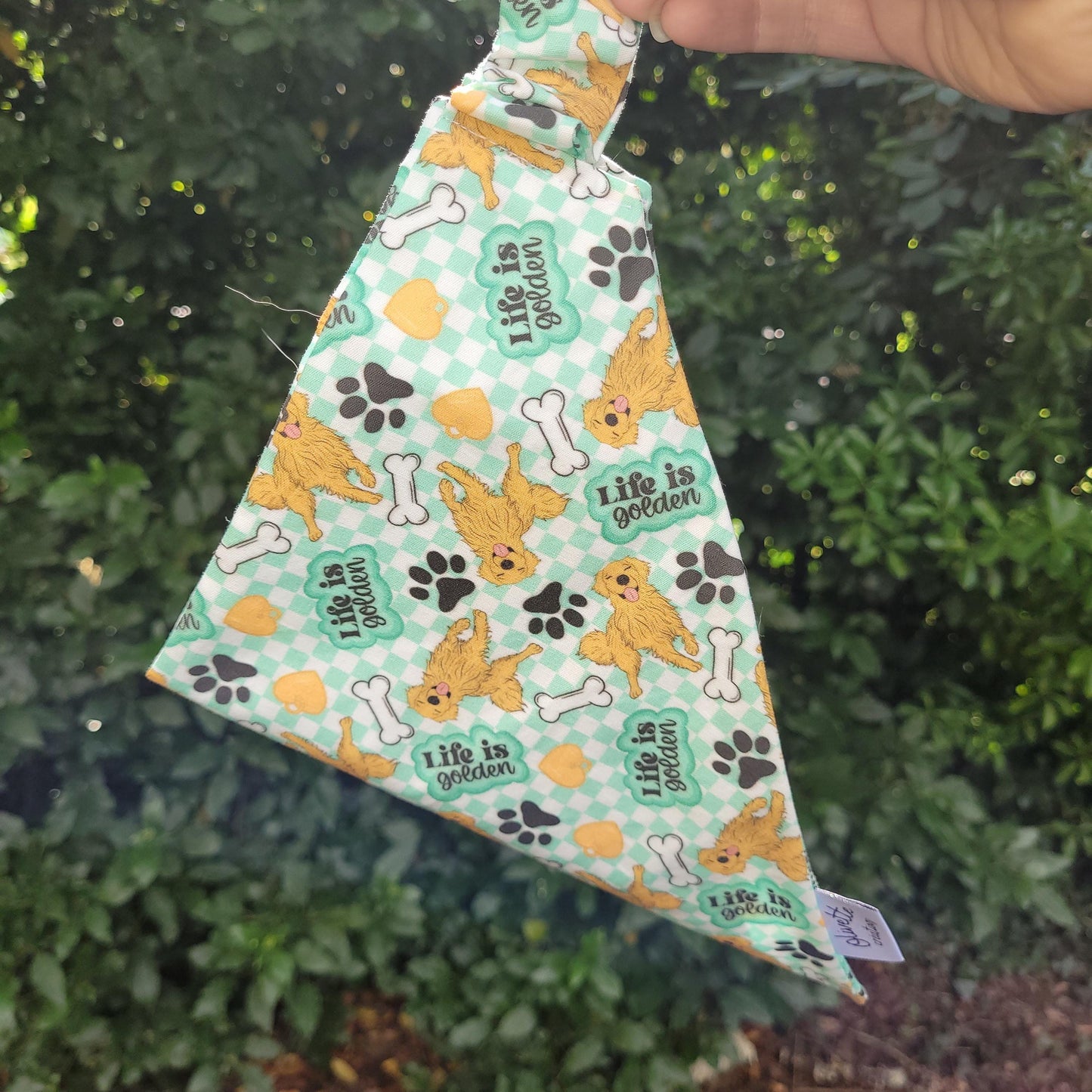 Bandana élastique - motif golden retriever à damier vert et blanc