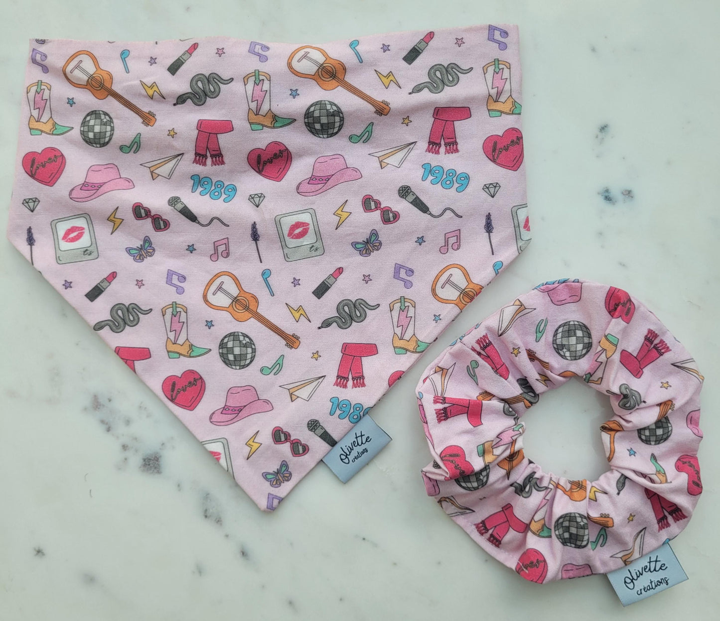 Bandana élastique - motif Taylor Swift Eras Tour rose